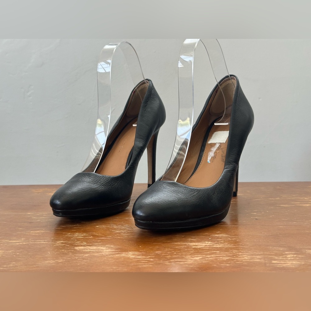 Banana Republic Kelsey Black Leather Pumps Women's Size 7 M